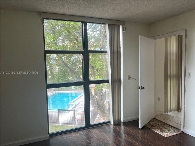 Foto del edificio - 11750 SW 18th St