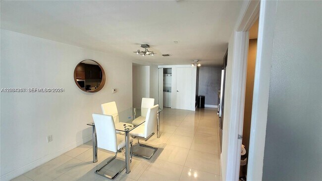 Foto del edificio - 485 Brickell Ave