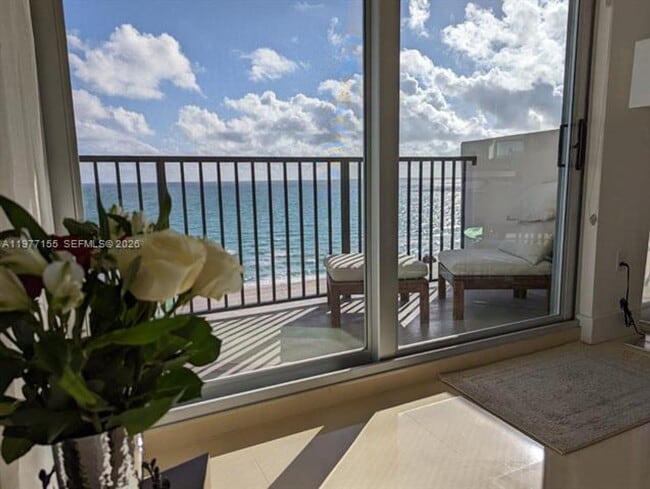 Building Photo - 9273 Collins Ave