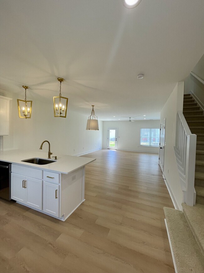 Building Photo - 556 Leesville Rd