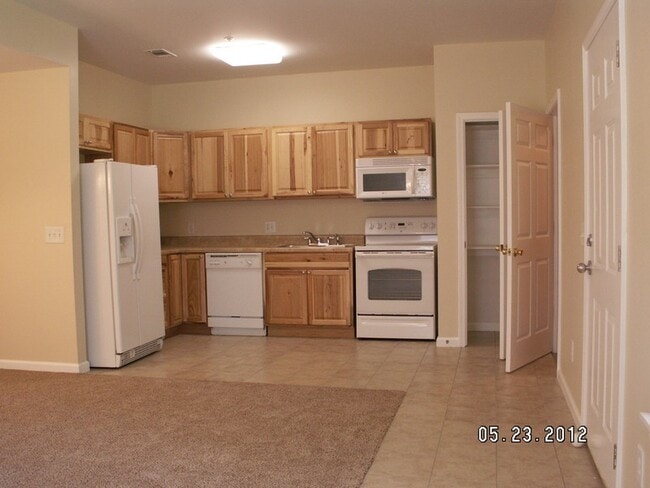 Building Photo - 7600 Courtyard Dr