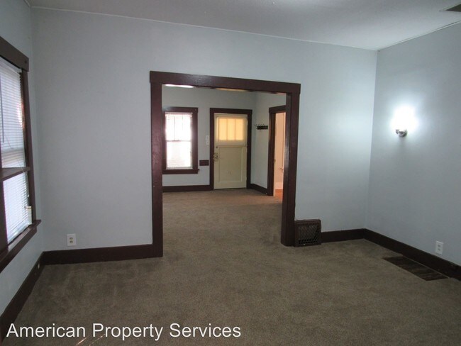 Building Photo - 2 br, 1 bath House - 918 N 10th #1