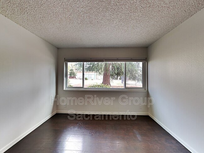 Foto del edificio - 716 Northfield Dr