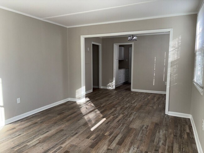 Foto del edificio - 3 Bedroom, 1 Bathroom House in High Point