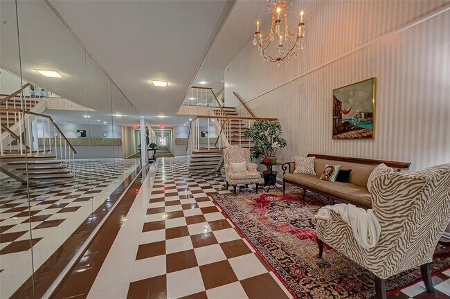 Foto del edificio - 642 S Ripple Creek Dr