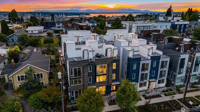 Brand New 2 Bed 2 Bath Townhome in North Beacon Hill, Seattle. - Brand New 2 Bed 2 Bath Townhome in North Beacon Hill, Seattle.