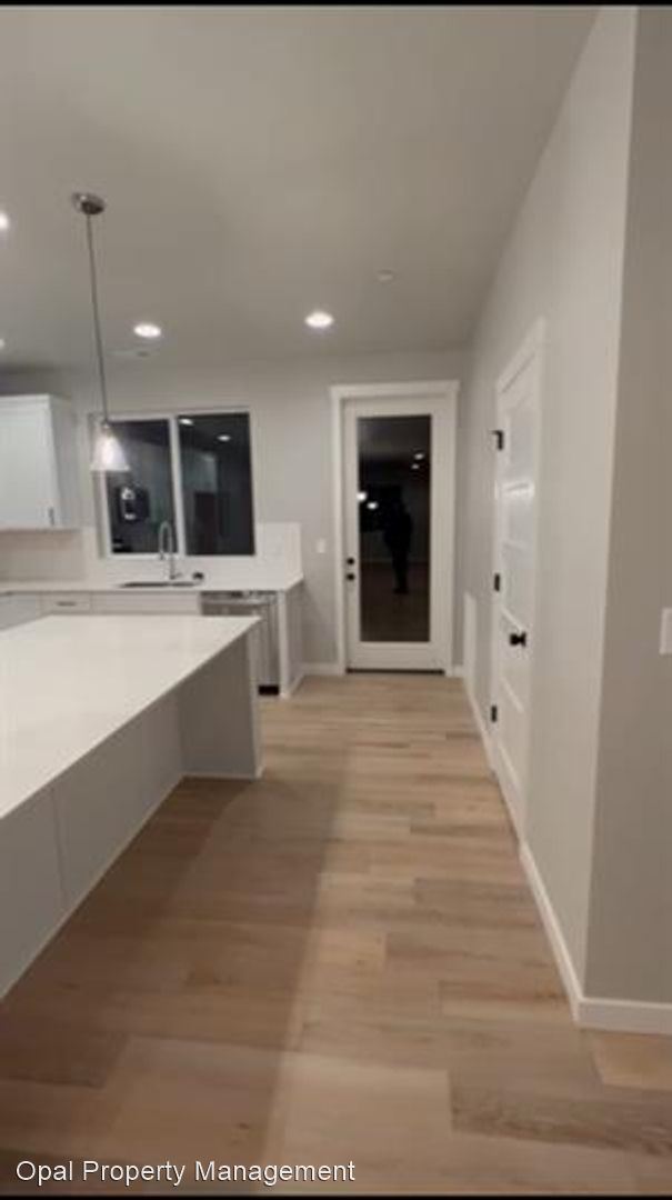 Foto del edificio - 5 br, 3.5 bath House - 8716 68th Pl NE
