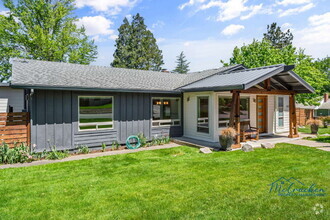 Building Photo - 1075 Bellview Ave