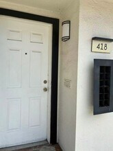 Building Photo - 418 Almond Ave