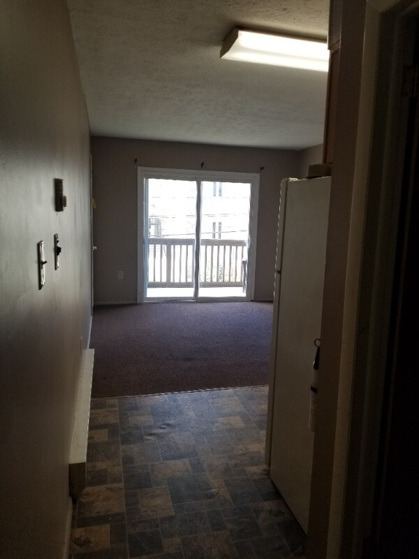 Building Photo - 75 Ridgeway St
