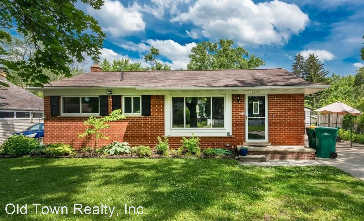Primary Photo - 3 br, 2 bath House - 2372 McKinley