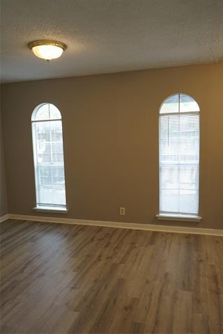 Foto del edificio - 2411 S Graham Dr