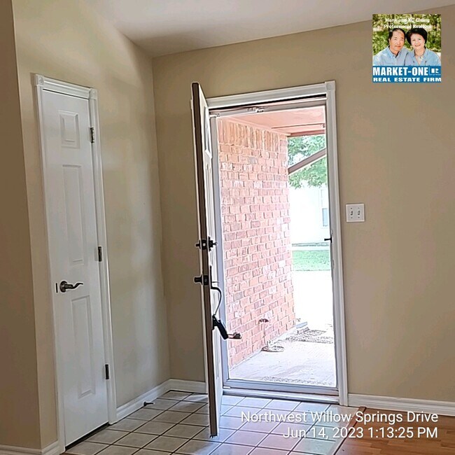 Building Photo - 6844 NW Willow Springs Dr