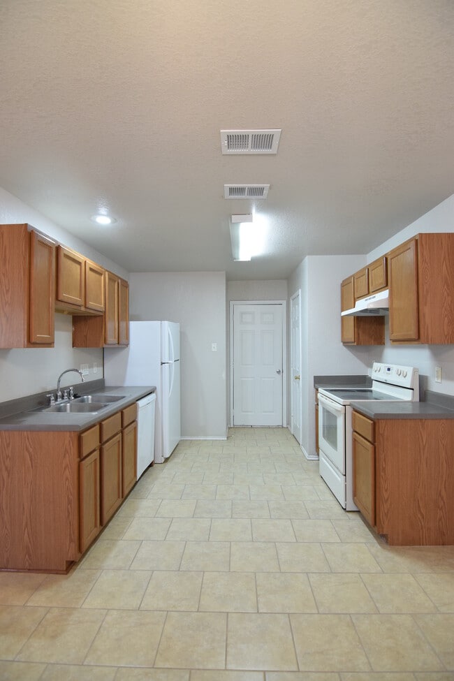 Building Photo - 1904 Liberty Hill Dr