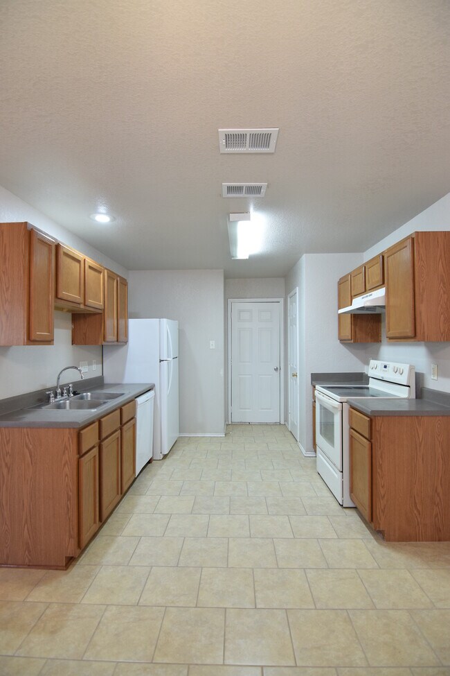 Foto del edificio - 1904 Liberty Hill Dr