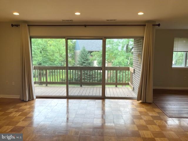 Building Photo - 5017 Green Mountain Cir