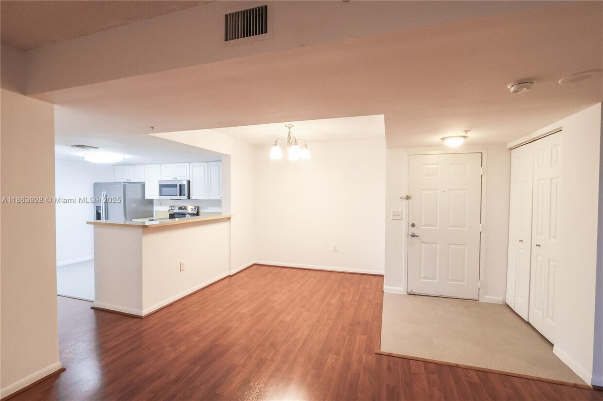 Foto principal - 520 SE 5 Ave
