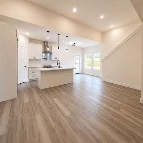 Building Photo - 2224 Hercules Dr
