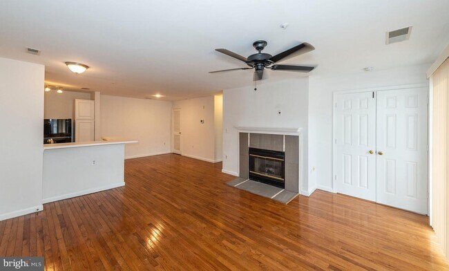 Building Photo - 3110 River Bend Ct