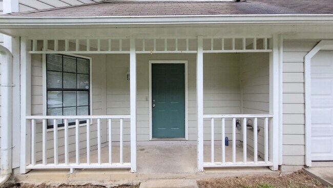 Foto del edificio - [NEW PRICE] Spacious 4 Bed / 2.5 Bath home...