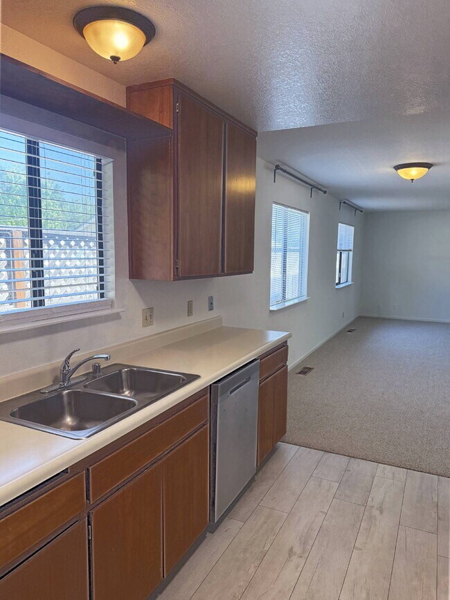 Foto del edificio - 2BD/2BA Single-Level Home Near Sonoma Plaza | Available Now.