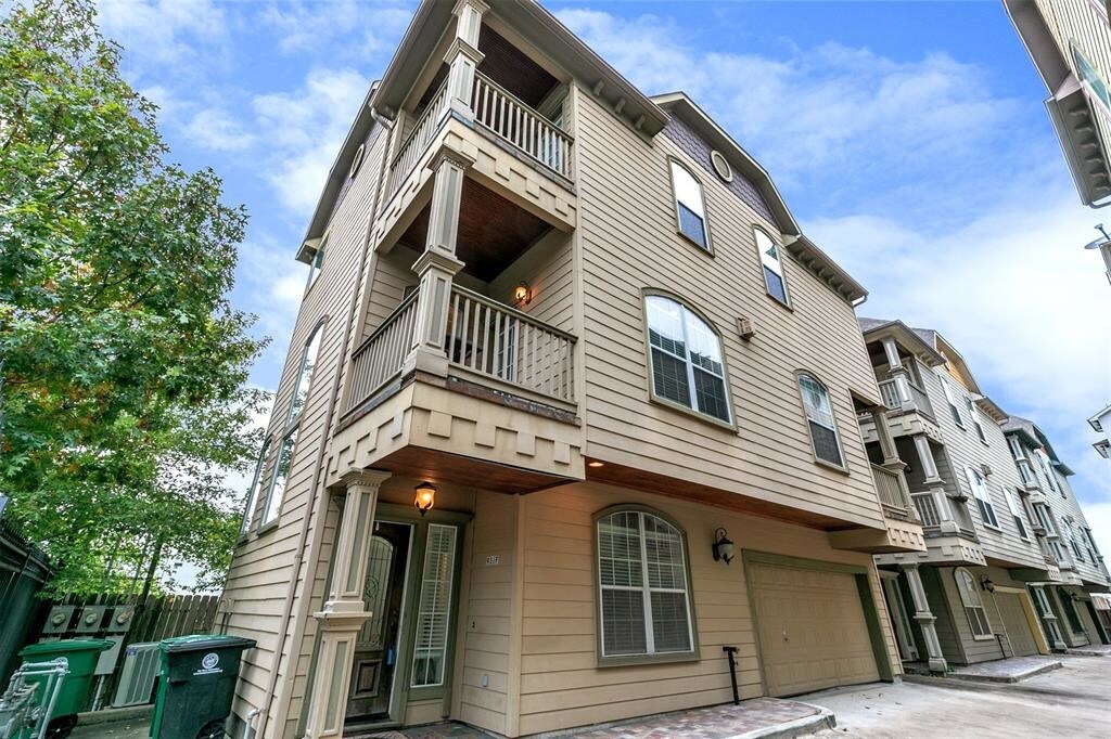 Foto principal - 931 W 25th St