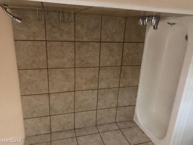 Foto del edificio - 1 br, 1 bath Condo - 643 Mcdougall