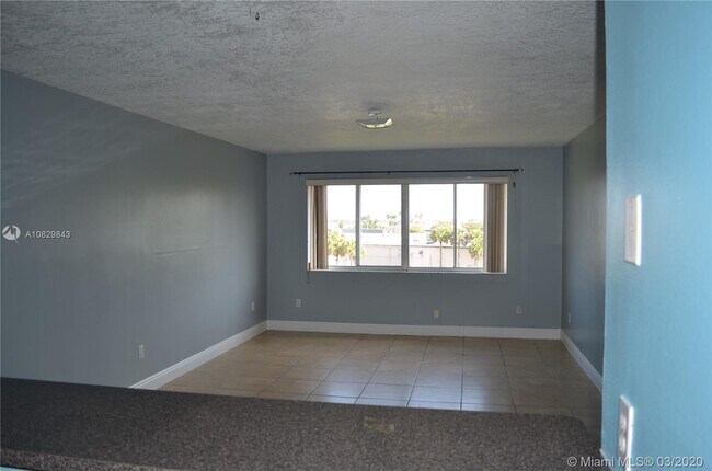 Building Photo - 14840 Naranja Lakes Blvd