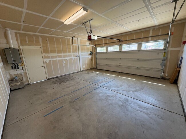 Foto del edificio - Lennar built home, Available Now!