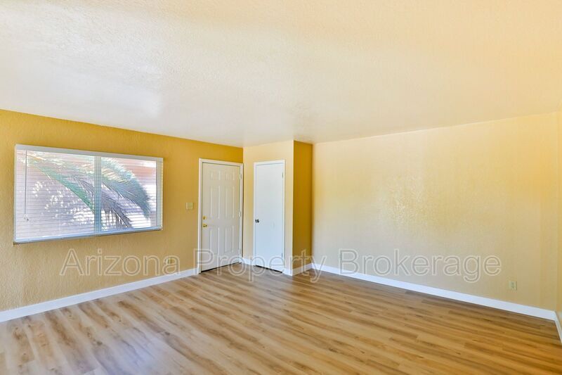 Primary Photo - 601 W Rio Salado Pkwy