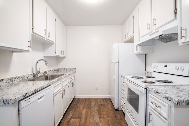 Fully Equipped Kitchen ready for your culinary adventures - Villas del Norte Apartments