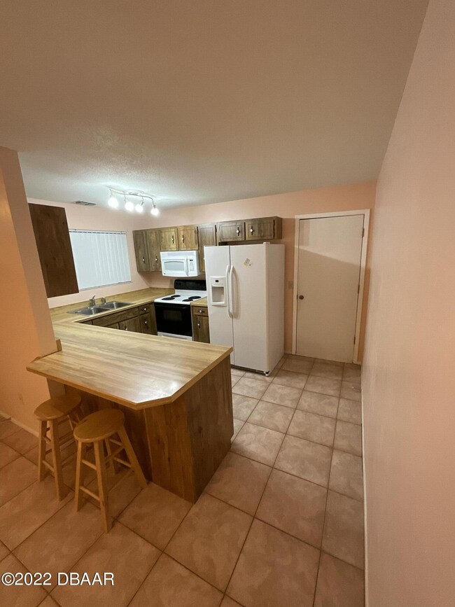 Building Photo - 140 Magnolia Loop