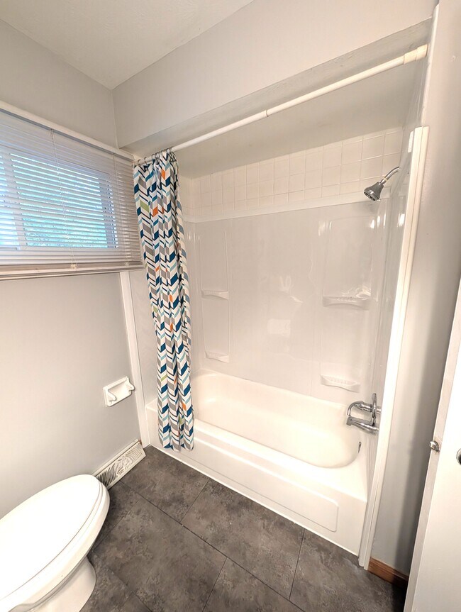 Foto del edificio - 501 S Francis St