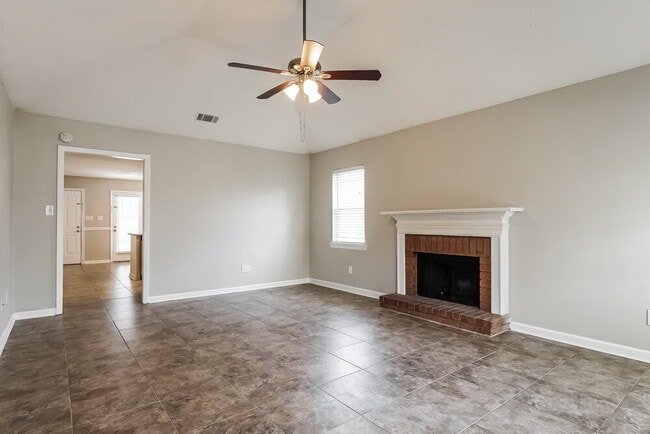 Foto del edificio - 175 Cedar Bend Dr