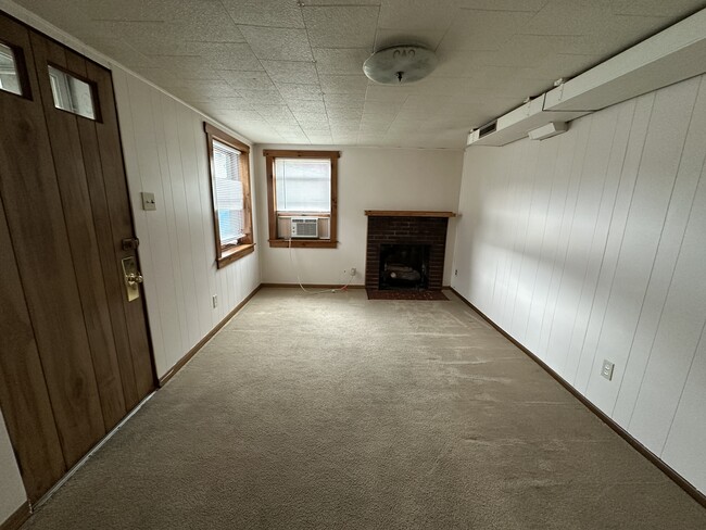 Building Photo - 1335R 4th Ave