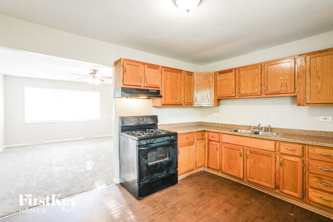 Building Photo - 16403 Marshfield Ave