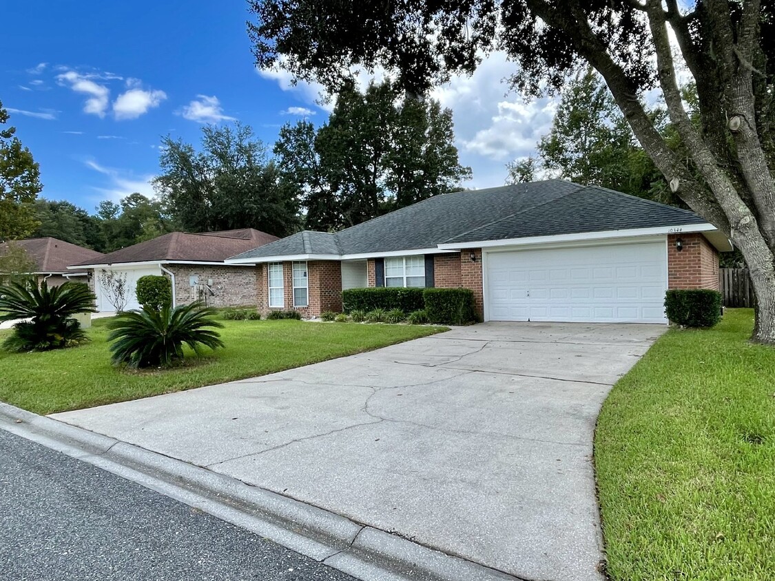 Primary Photo - Brick home with large backyard