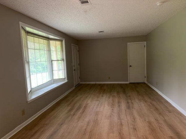 Foto del edificio - 7643 Harper Rd