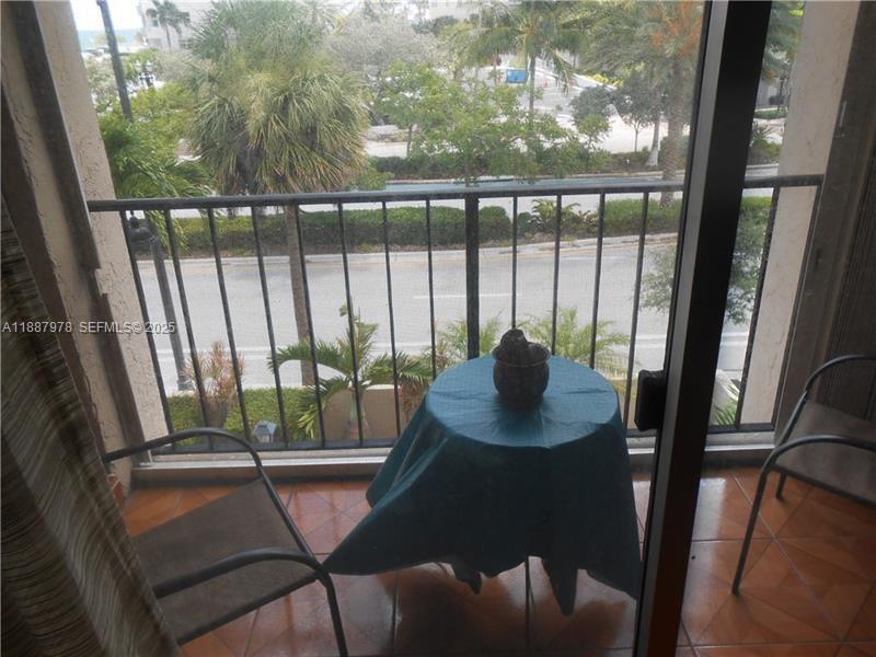 Foto del edificio - 4143 N Ocean Blvd