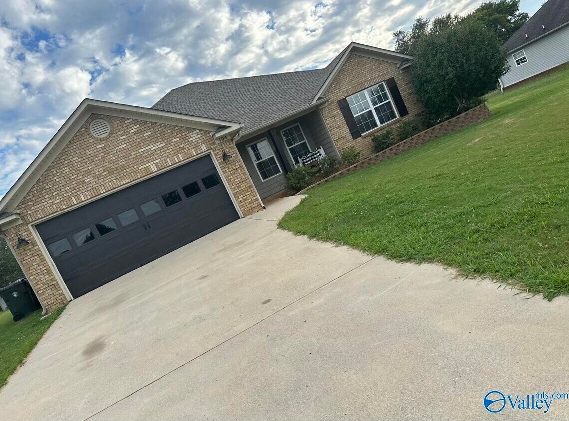 Primary Photo - 104 Turtle Point Dr
