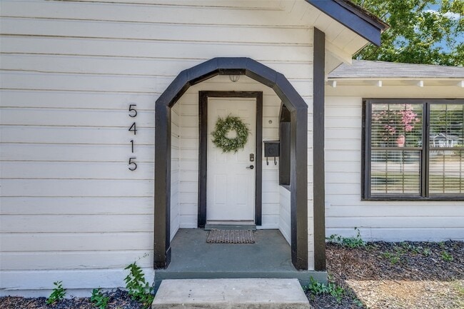 Building Photo - 5415 Dartmouth Ave