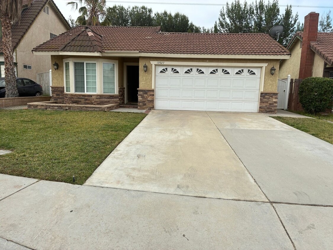 3 Bedrooms with big backyard - 3 Bedrooms with big backyard