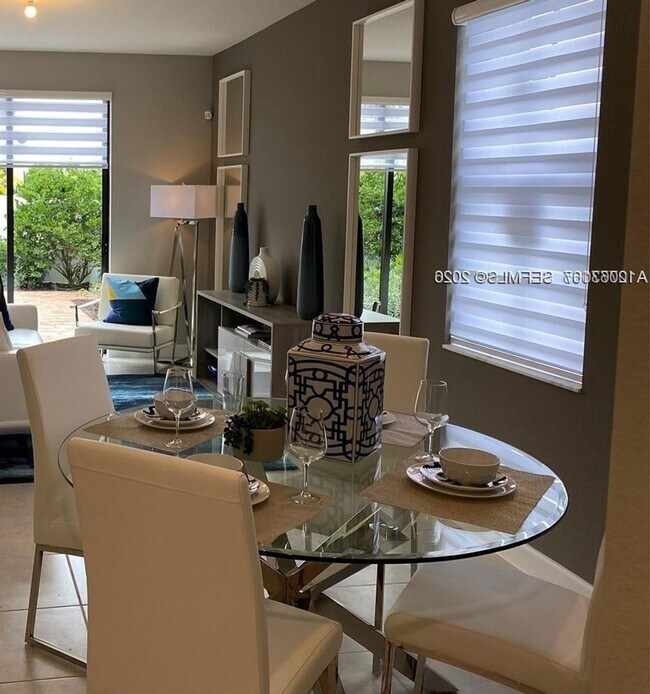 Foto del edificio - 3470 W 106th Terrace