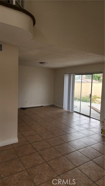 Building Photo - 123 Peppertree Dr