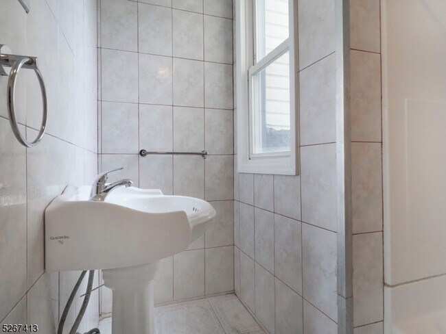 Building Photo - 1016 S Orange Ave