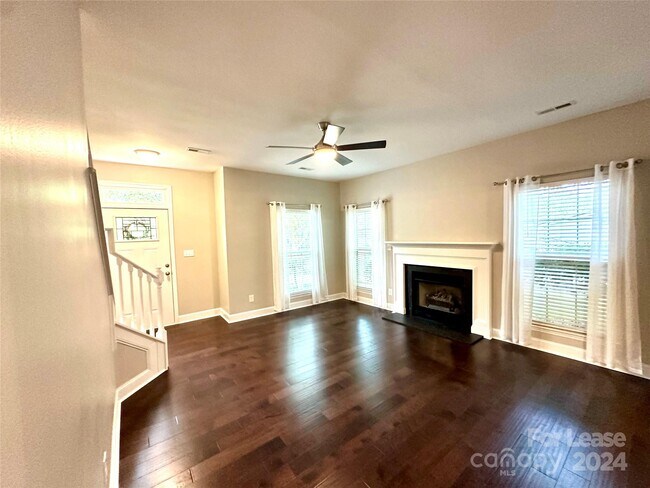 Building Photo - 16225 Amber Field Dr