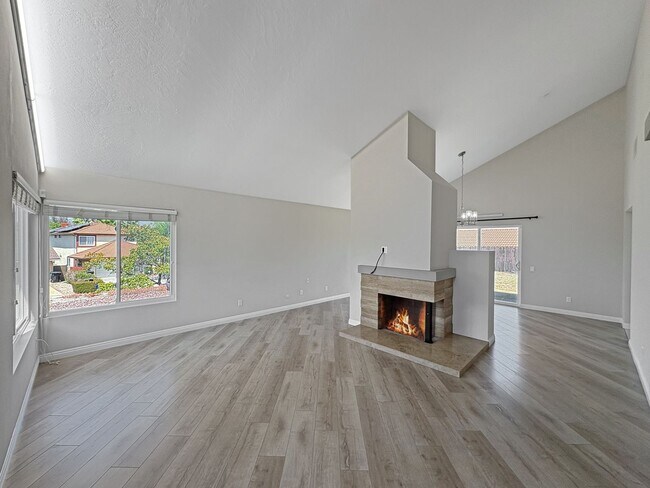Foto del edificio - Spacious 4S Ranch Home with Private Yard &...