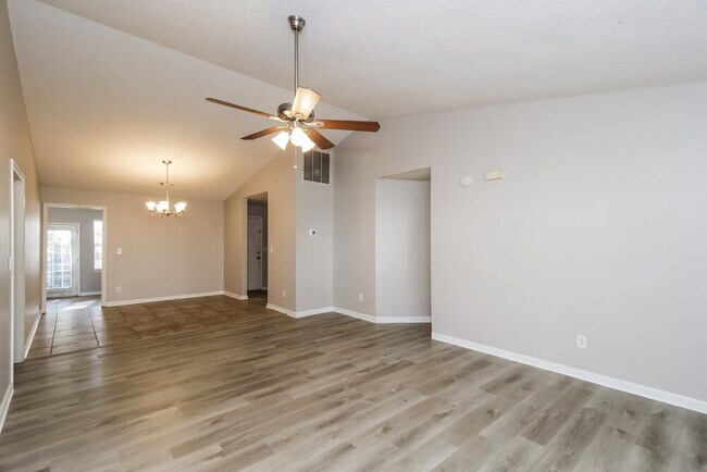 Building Photo - 5484 Northcut Dr