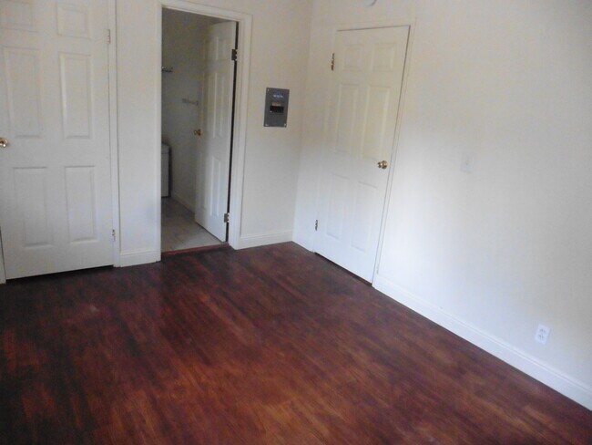 Bedroom - 91 W Reed St