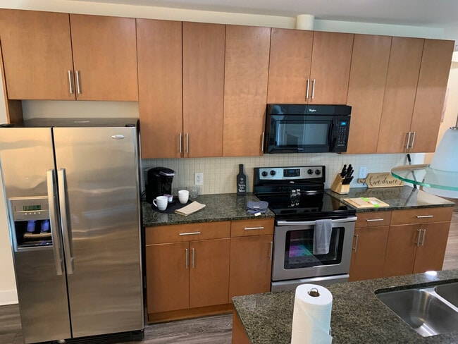 Building Photo - 475 S Church St